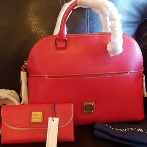 DOONEY  &BOURKE PURSE AND WALLET SET